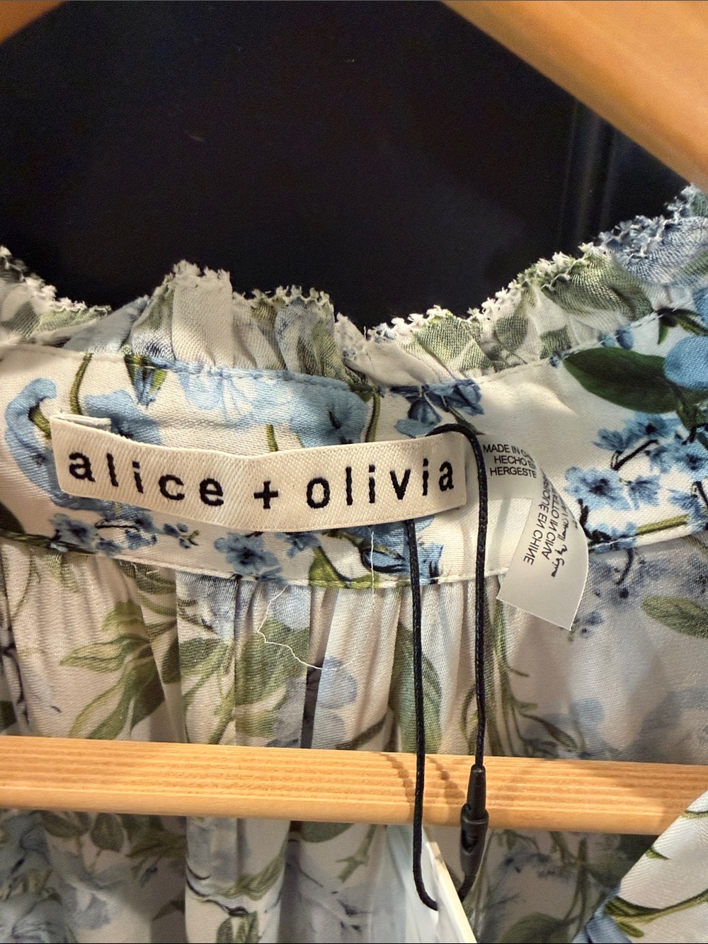 NWT Alice + Olivia Fresh Air Corona Blue Floral Pleated Long-Sleeve Blouse - Picture 3 of 6